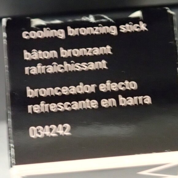 Mary Kay Cooling Bronzing Stick - Picture 3 of 4